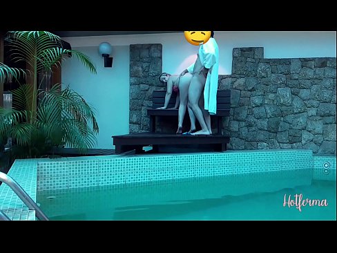 ❤️ Giimbitar sa amo ang katabang sa pool, apan dili makasukol sa init super porn sa amon ❌
