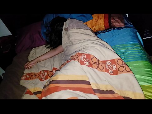 ❤️ Stepson nga gibadlong ang iyang batan-ong ina-ina samtang siya natulog. super porn sa amon ❌