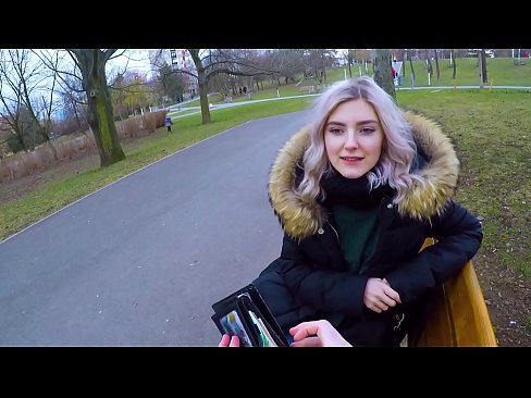 ❤️ Gitulon ang init nga cum sa usa ka estranghero alang sa kuwarta - blowjob sa parke ni Eva Elfie super porn sa amon ❌
